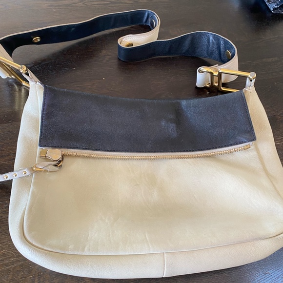 Chloe "Vanessa" Leather Shoulder Bag - Picture 8 of 9